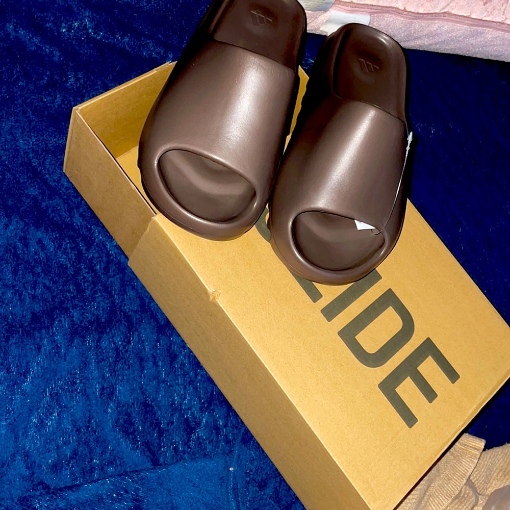Earth Brown Yeezy Slides